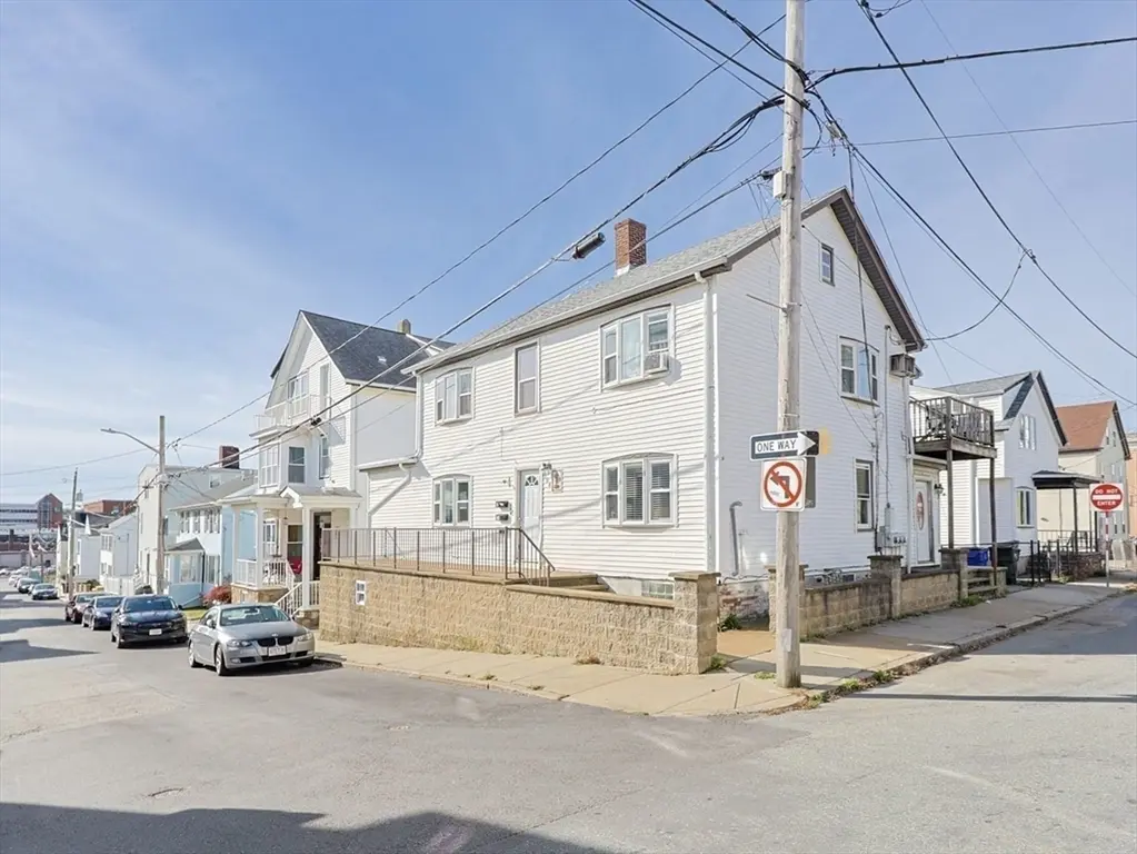 104 Oak St