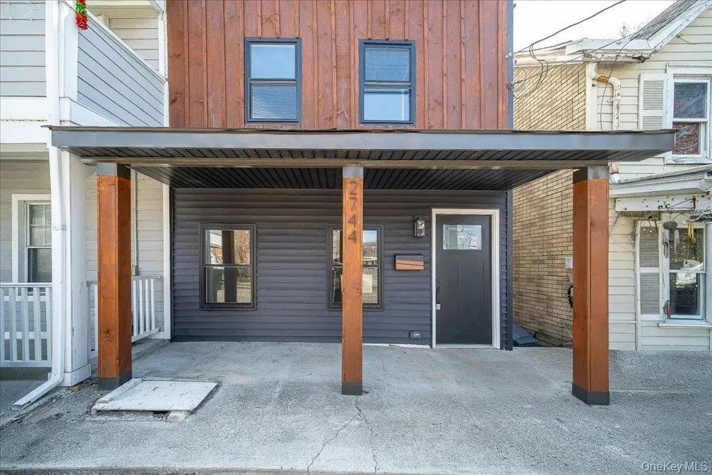2744 W Main St