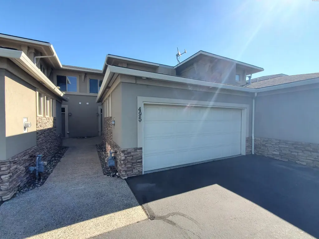495 Columbia Point Dr