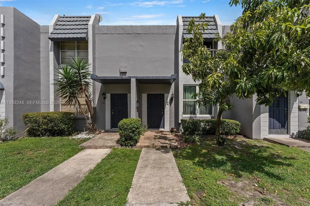 314 NE 142nd St Unit 16C