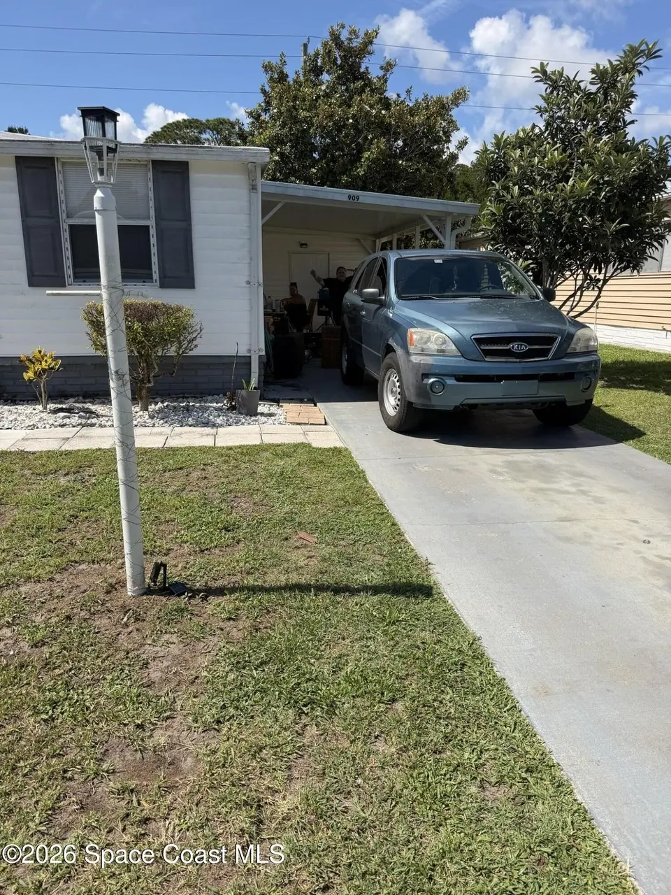 909 Vireo Dr