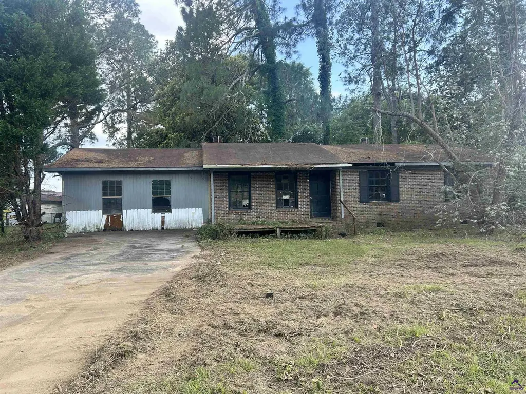102 Brown Dr