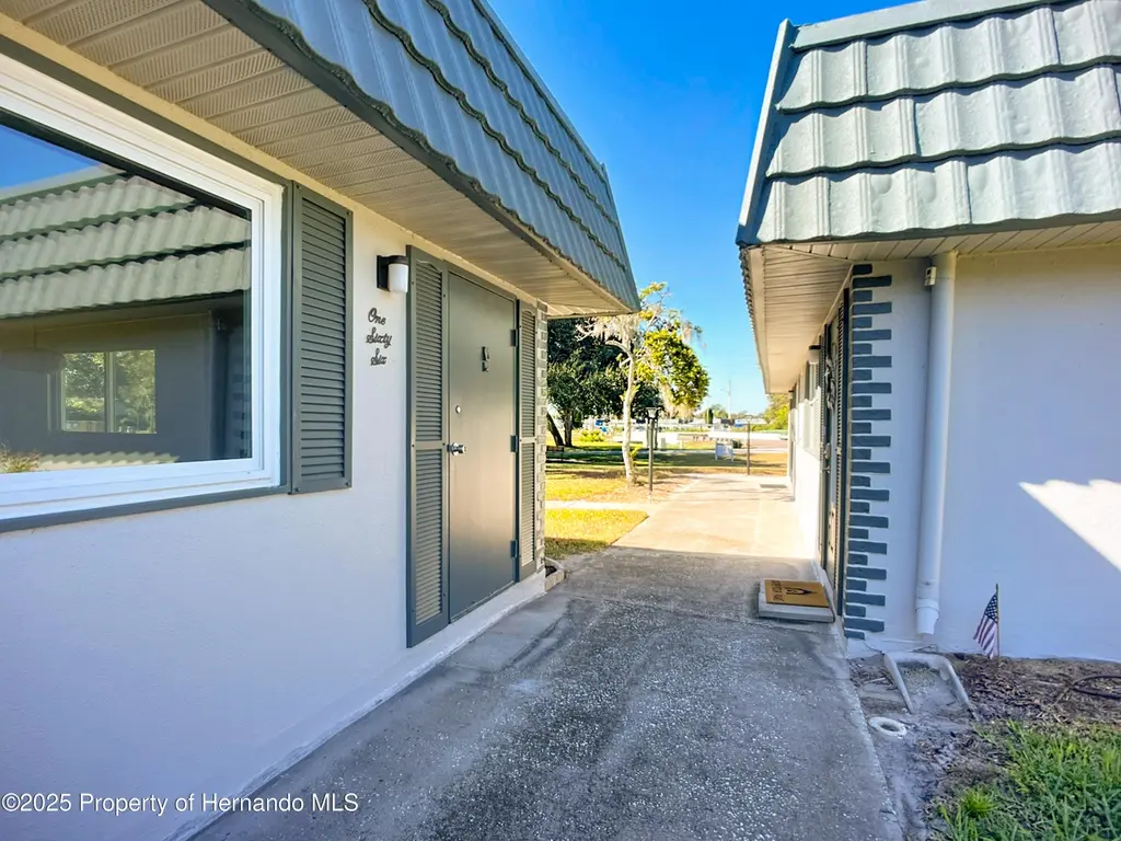 1811 Bedford Ln