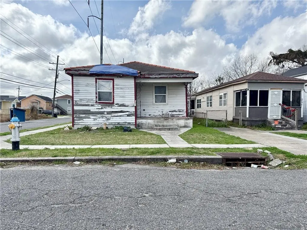 3000 Mandeville St