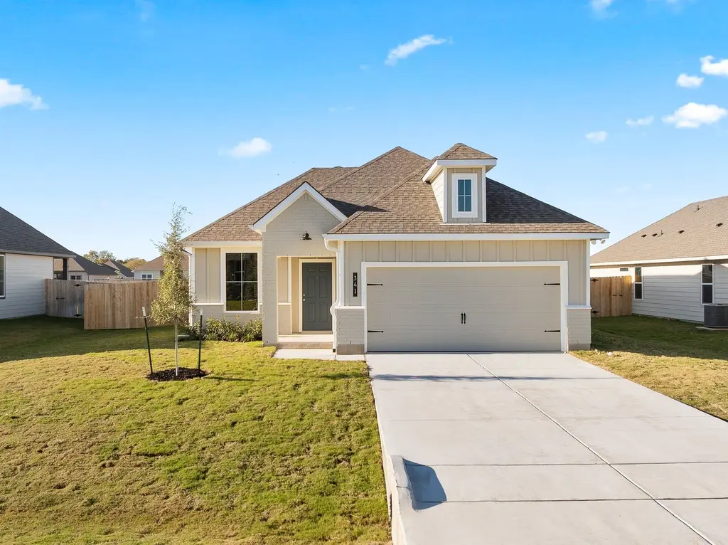 413 Harvest Lake Dr