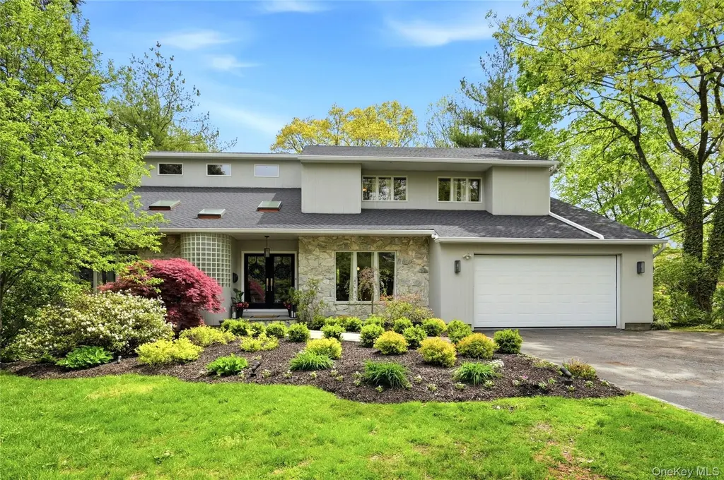 4 Cross Ln