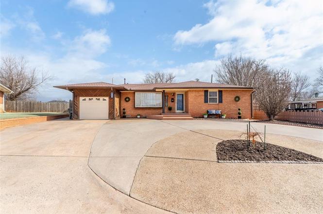 1030 Circle Dr