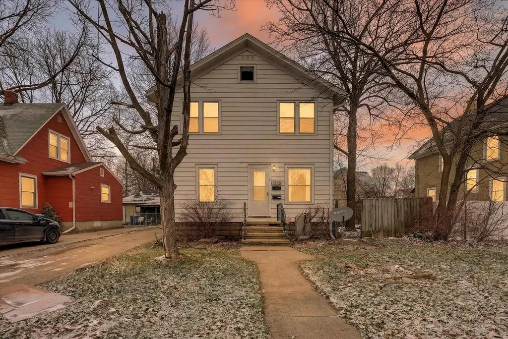 1315 E Stockbridge Ave