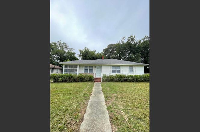 1924 Georgianna Dr
