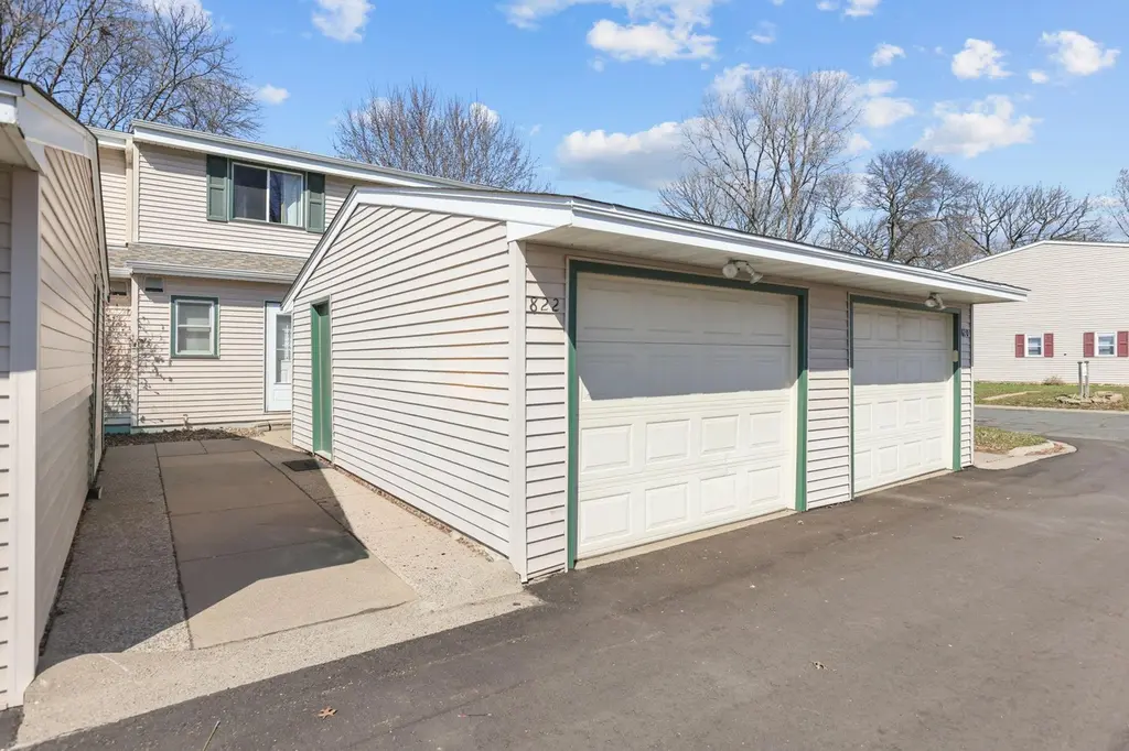 822 Woodgate Dr