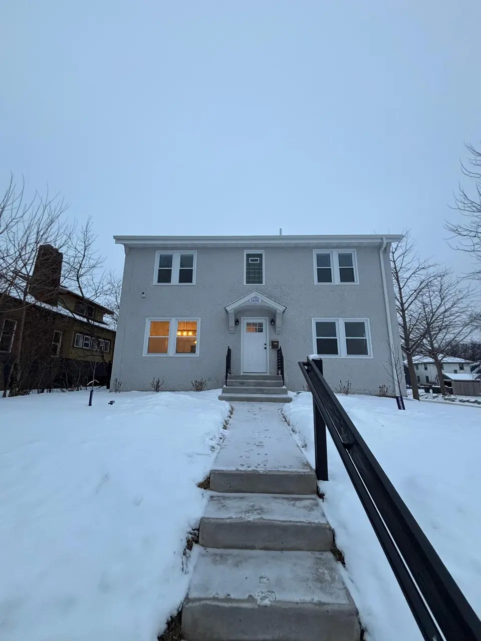 1600 Oliver Ave N