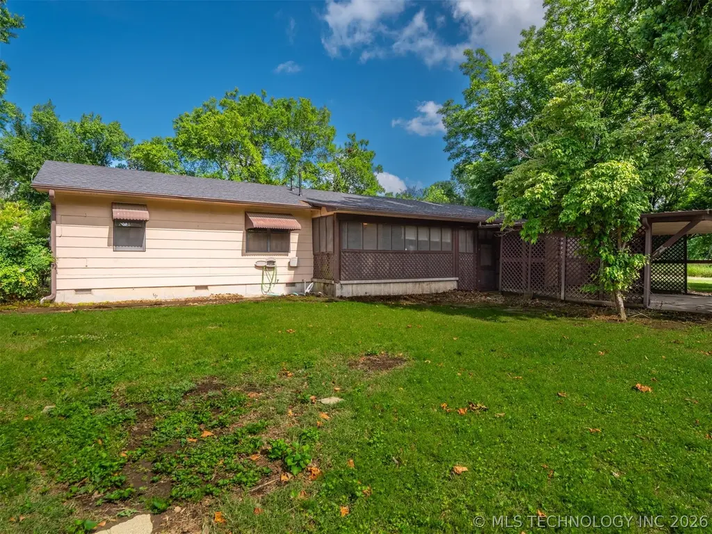 350 SW 4th St