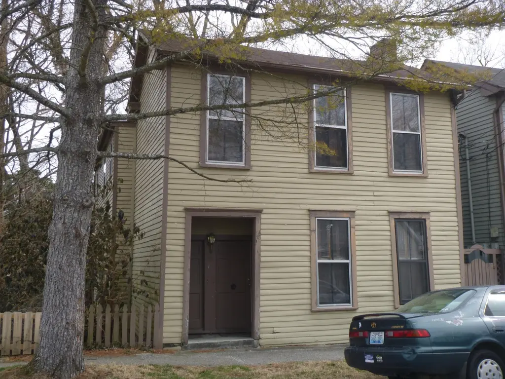 411 Logan St