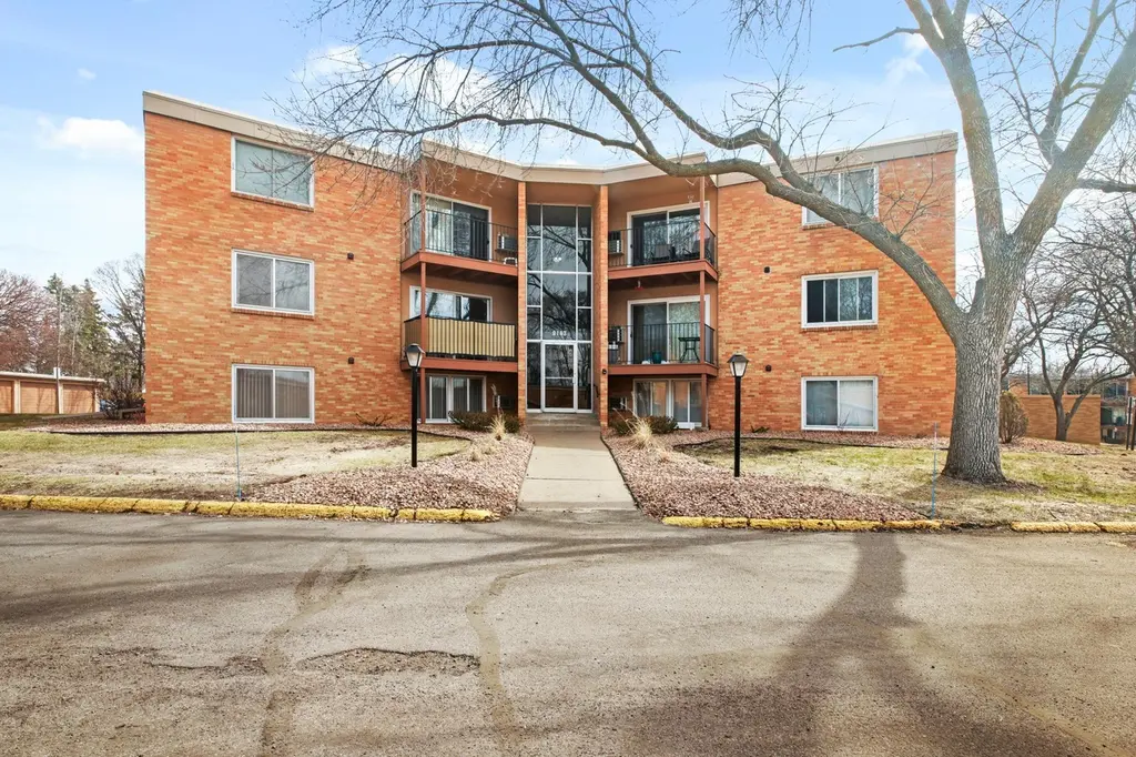 9143 Highway 55 #103