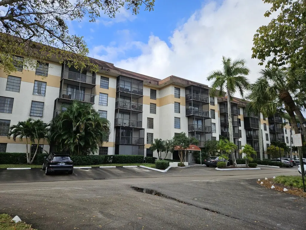 5570 NW 44th St NW Unit 107a