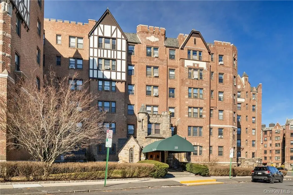 10 Nosband Ave Unit 1C