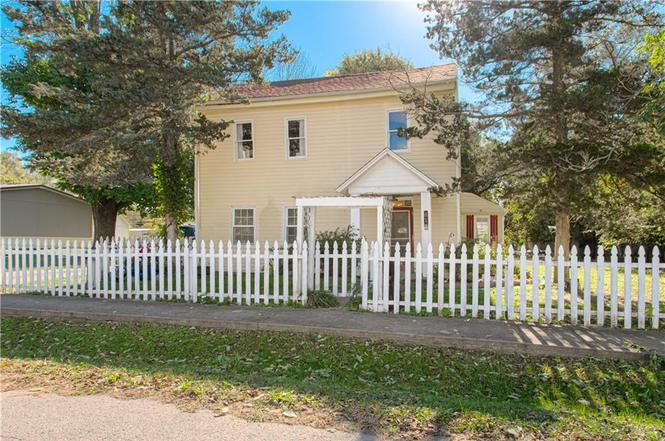 611 Main St