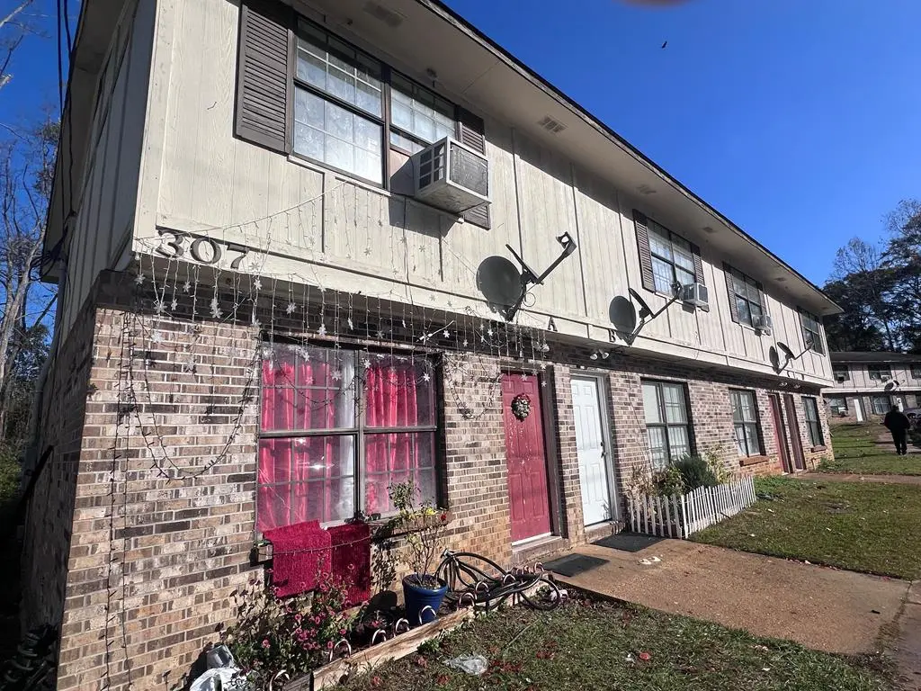 307 Colony Dr