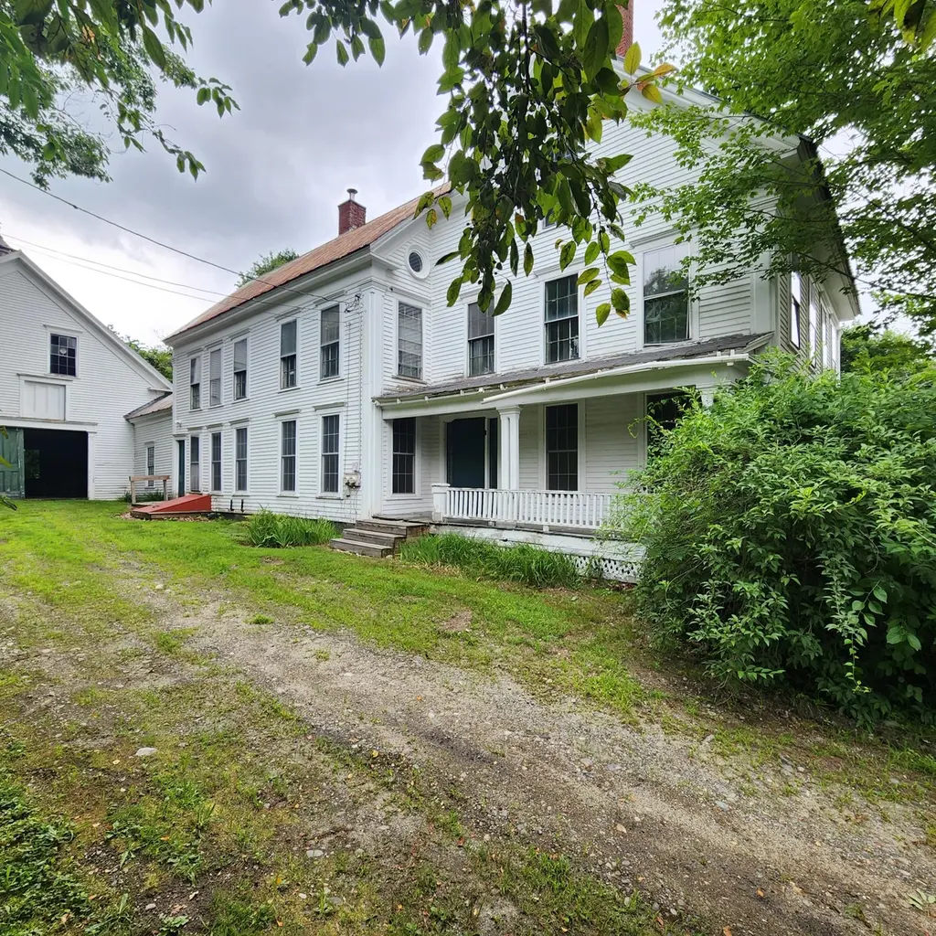 723 Main St