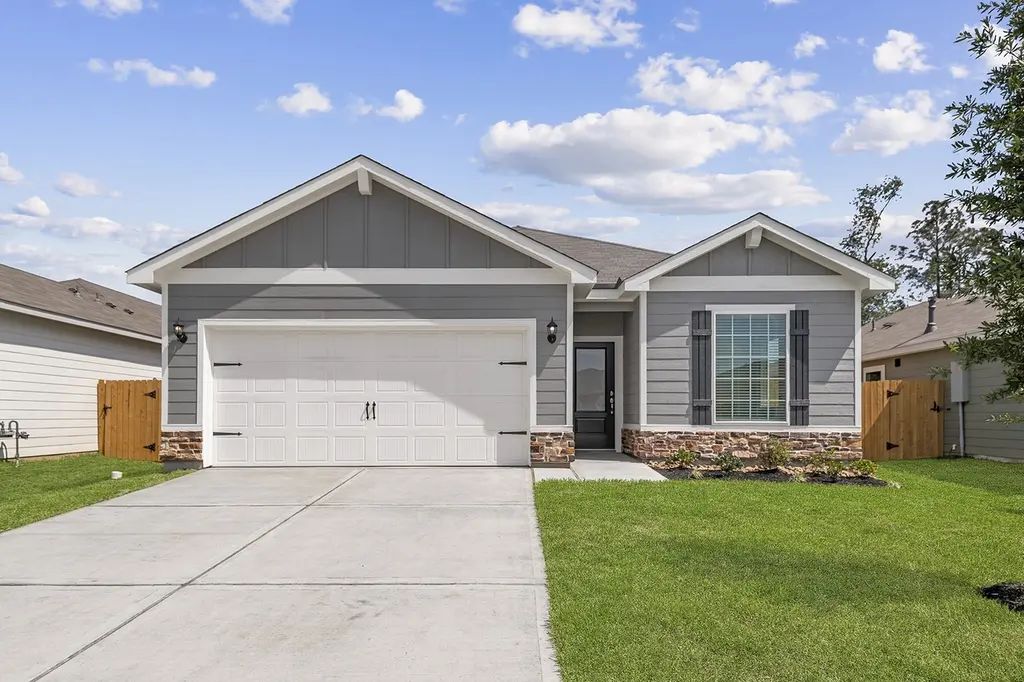 15403 Maple Terrace Dr