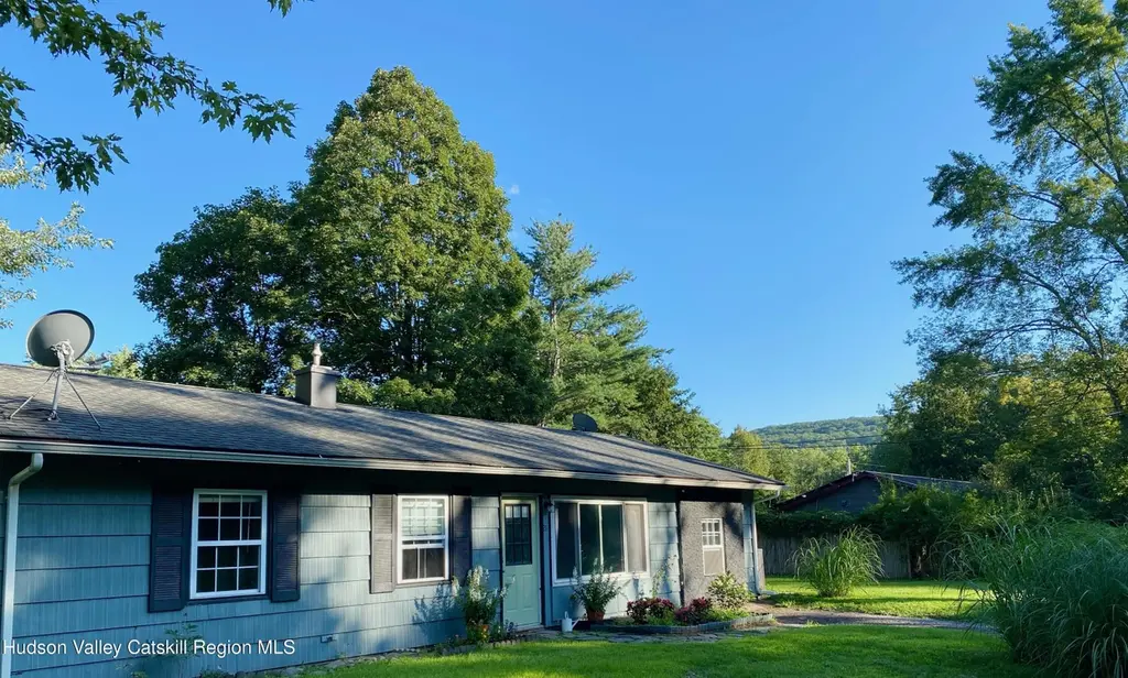 21 Overlook Dr