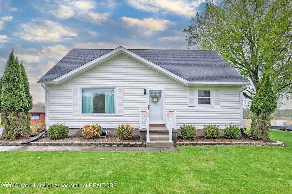 3124 E Round Lake Rd