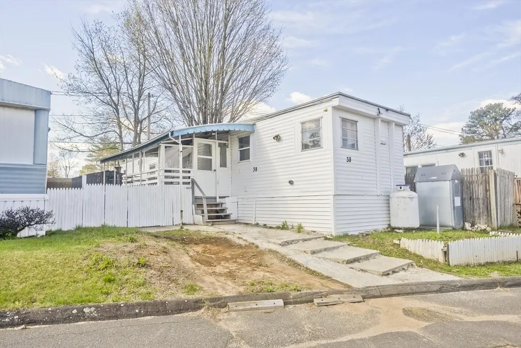 38 Klondike Ave