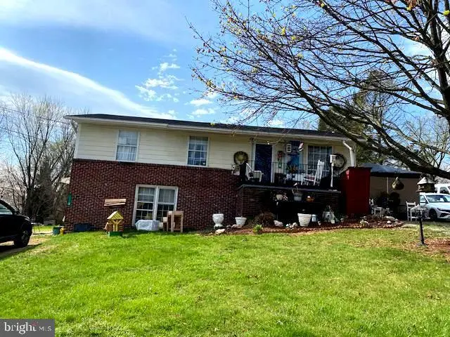 202 Old Martinsburg Rd