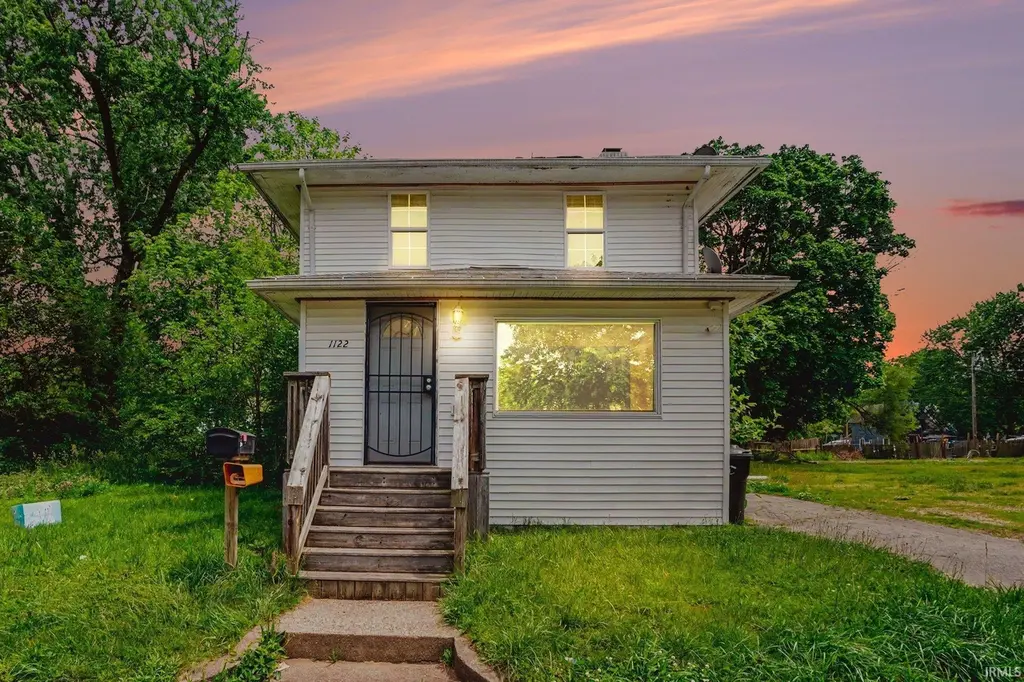 1122 N Huey St