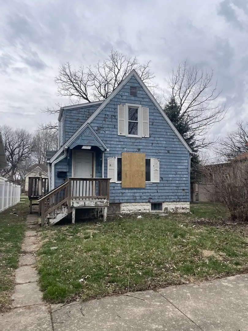 261 N 6th Ave