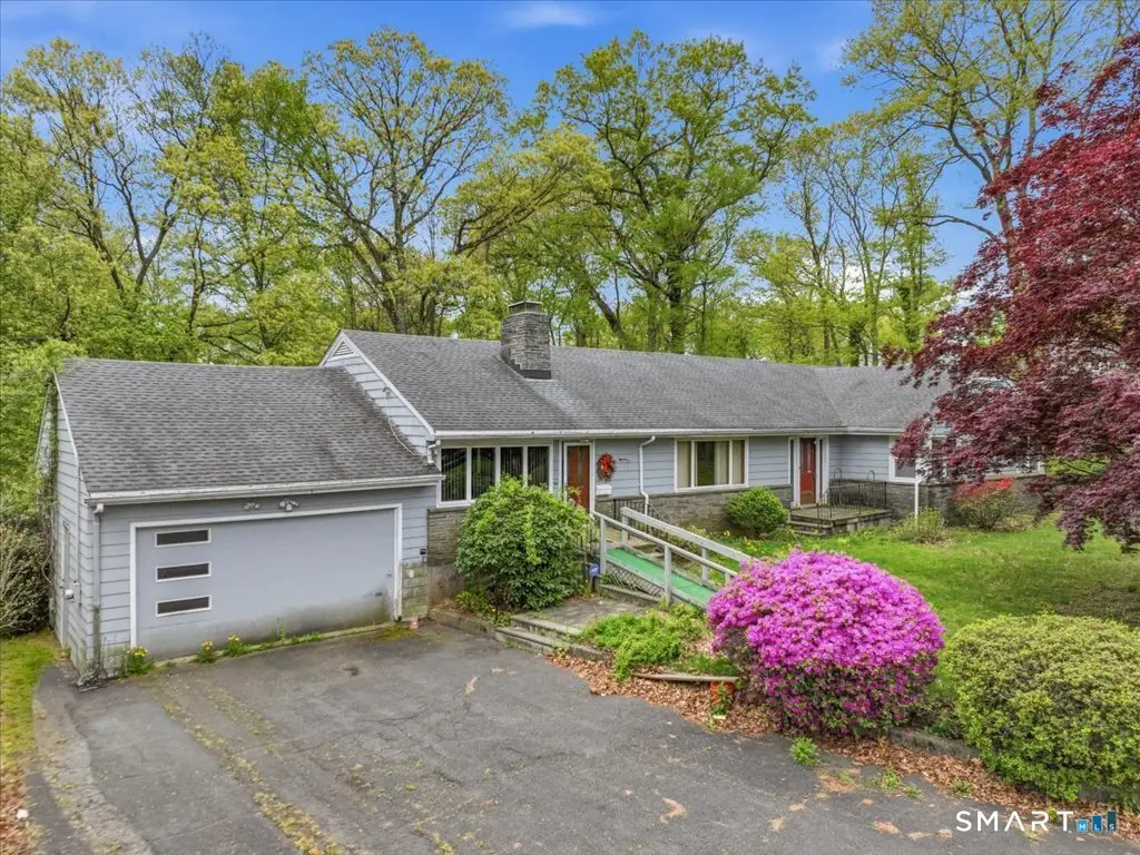 95 Westwood Dr
