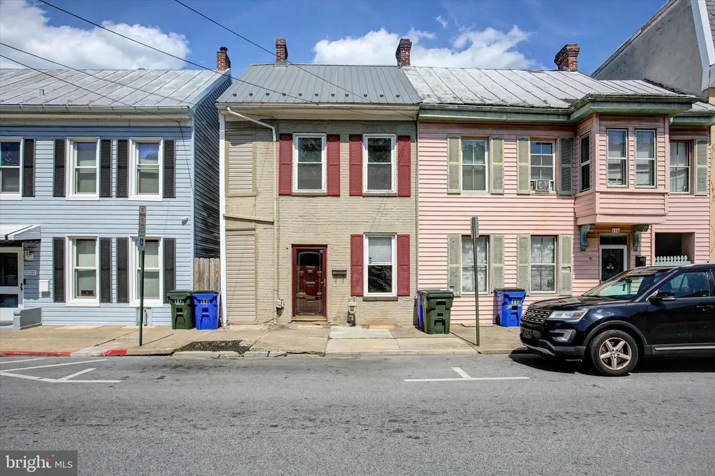 114 E Antietam St E