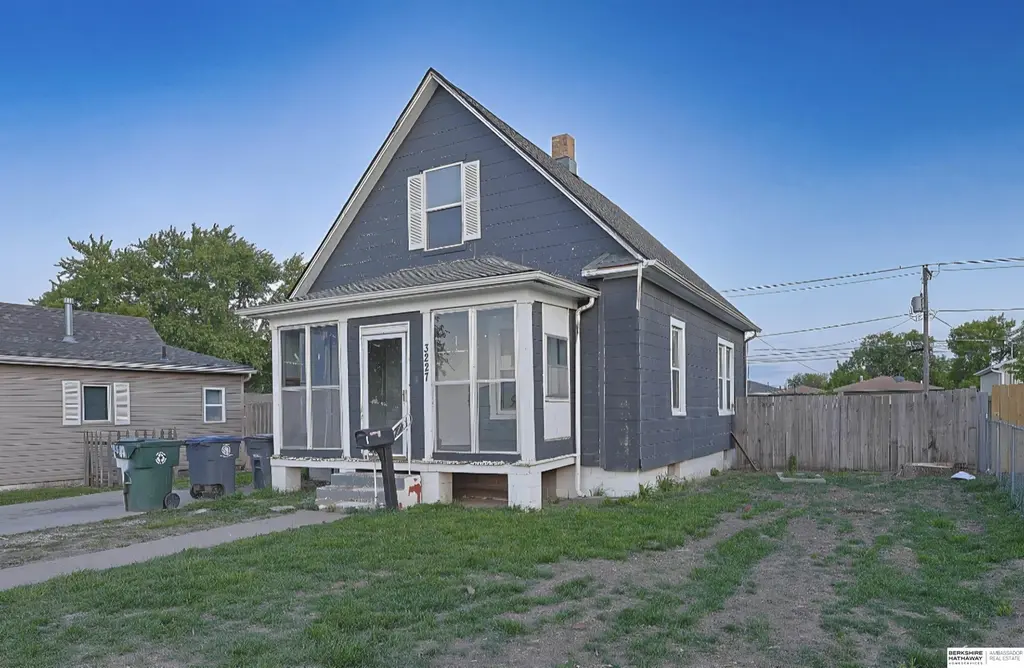 3227 2nd Ave