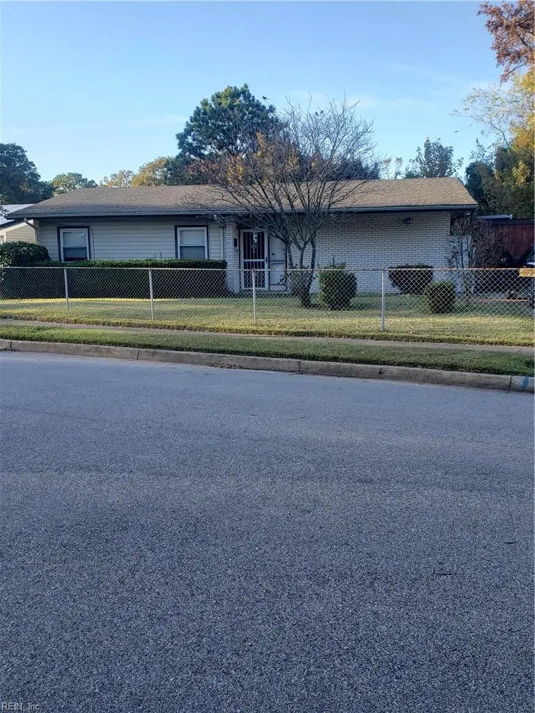 1316 Oakmont Pl