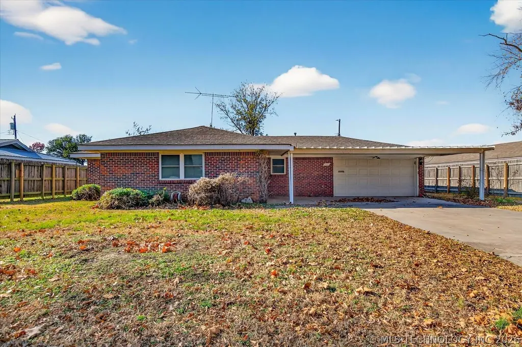 241 NE Myers Ave