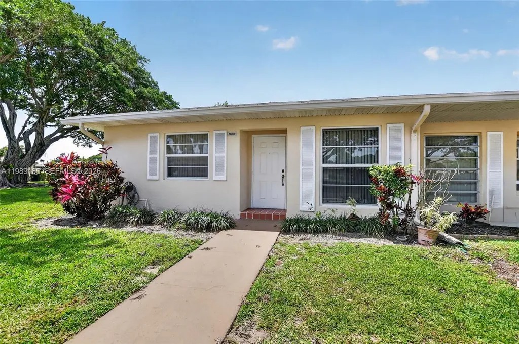 8662 Bella Vista Dr