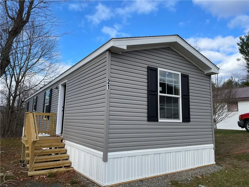 21 Locust Dr