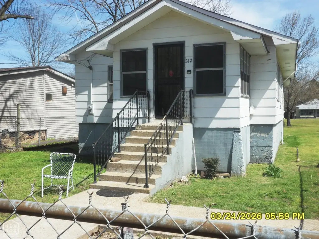 312 Dillard St