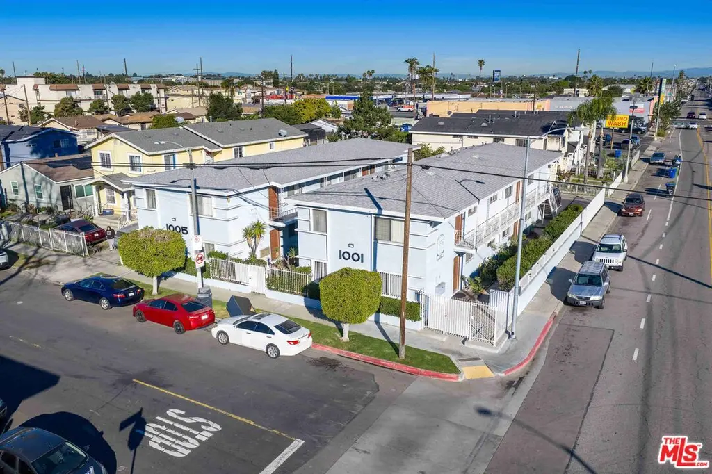 1001 & 1005 W G St