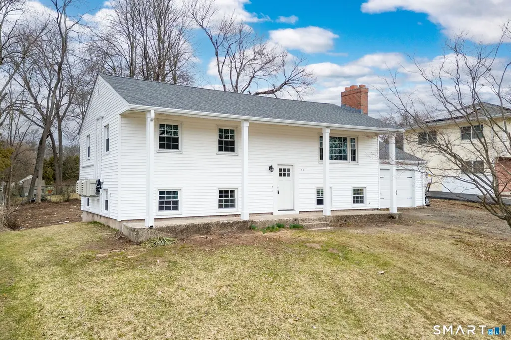 14 Bridgeport Ave