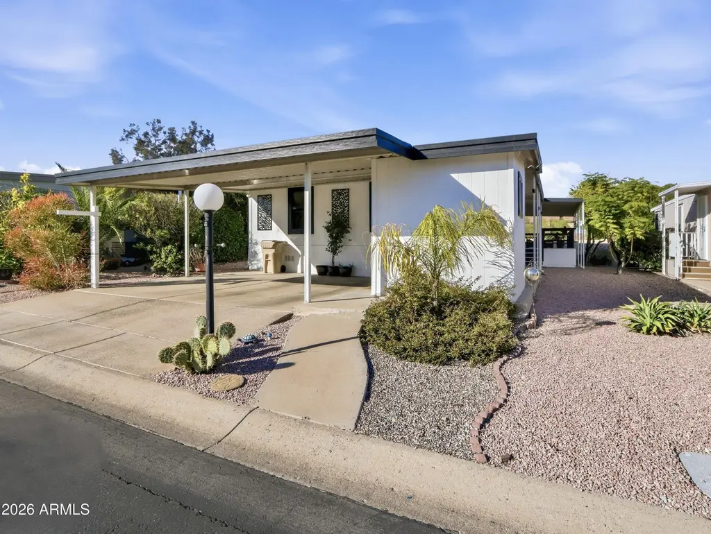 2233 E Behrend Dr #15