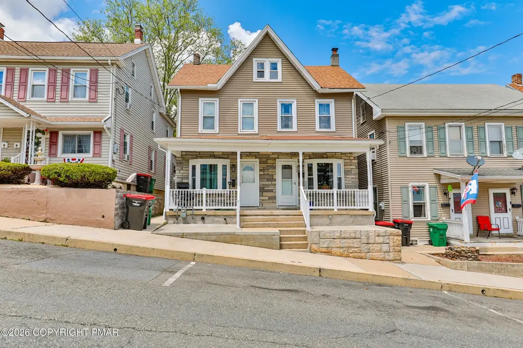 230 Carbon St