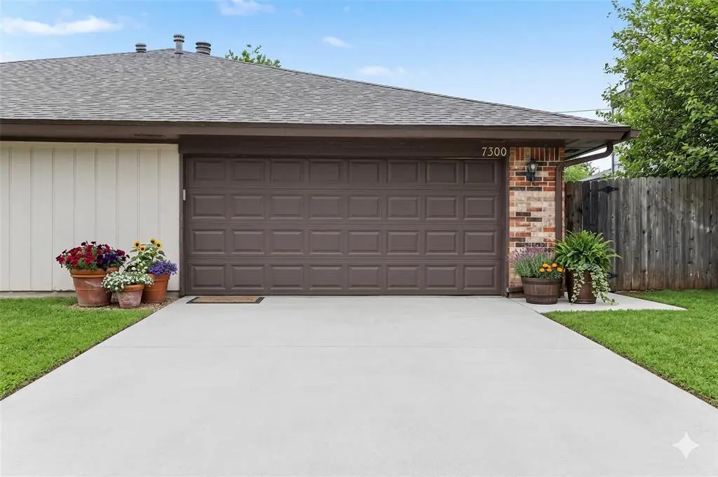 7300 Kings Manor Ct