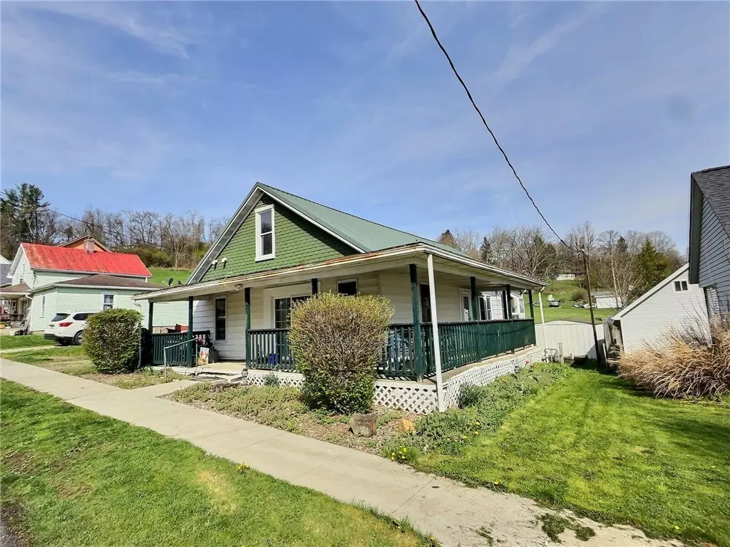 23 Main St
