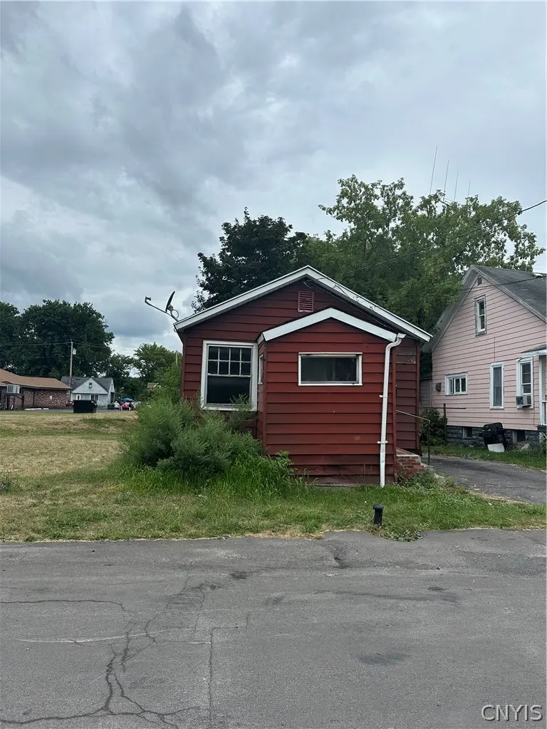 114 Hovey St