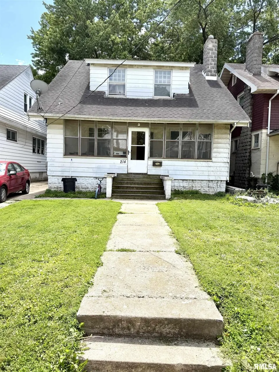 214 E Thrush Ave
