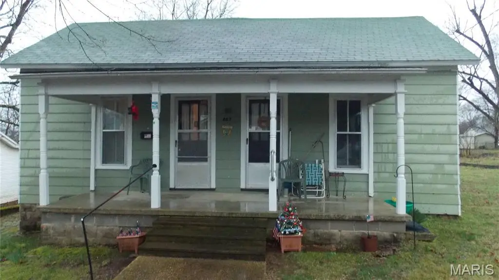 407 First St