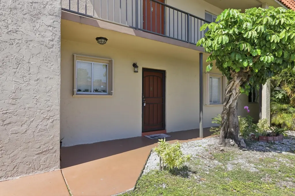 6074 Forest Hill Blvd #101