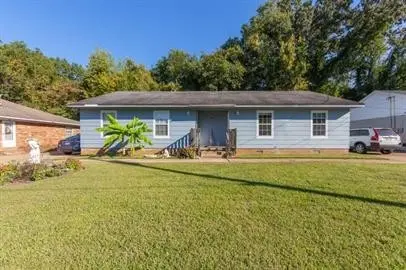 30 Carolane Dr