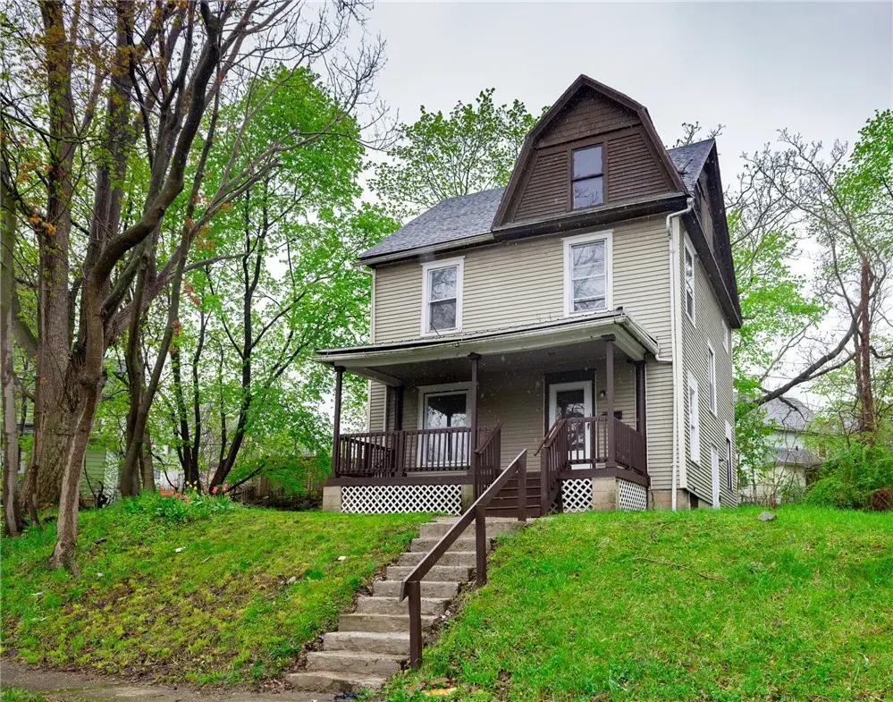 213 Flint St